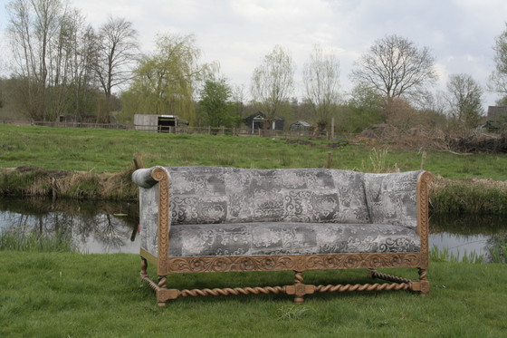 Image 1 of 1 banco antiguo totalmente restaurado con barras separadoras retorcidas