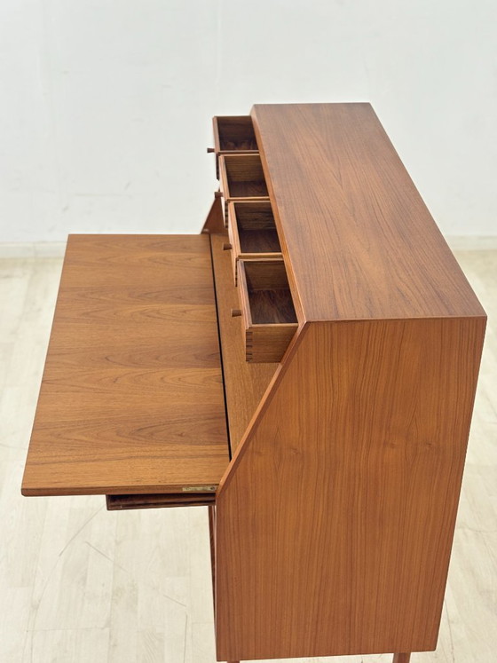 Secrétaire danois design milieu du XXe siècle / Bureau en teck / Bureau années 1960 / Secrétaire danois en (photo 6 of 17)