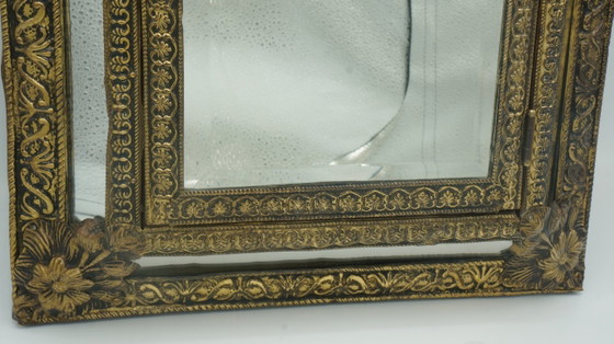Image 1 of Niederländischer antiker, verzierter Messing-Galeriespiegel, Bürsten, Wandglas, Kupferschrank