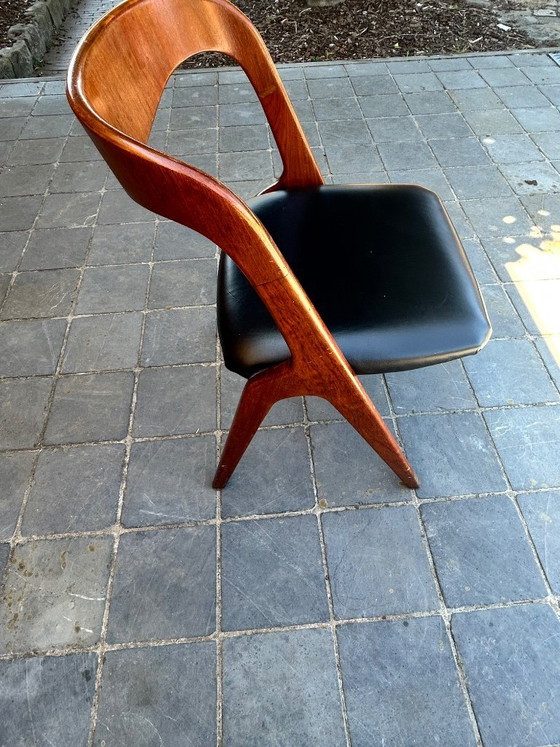 Chaise design danoise des années 1960 - Schiønning & Elgaard – Chaises de salle à manger, Wood, Skai (photo 3 of 5)
