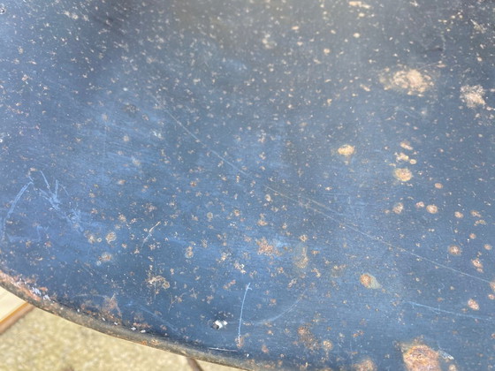 Image 1 of Paar industriële metalen draaibare barkrukken uit de jaren 50