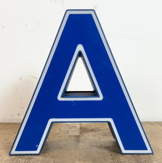 Image 1 of Lettera A illuminata in plastica blu vintage, anni '70
