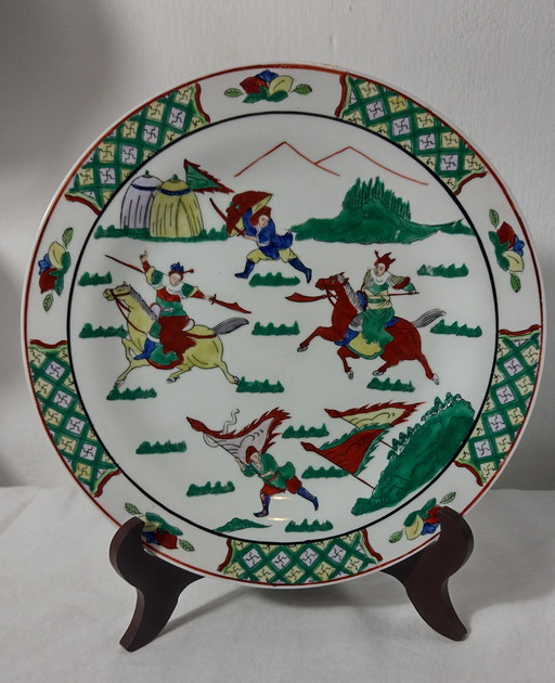 Piatto cinese in porcellana dipinto a mano