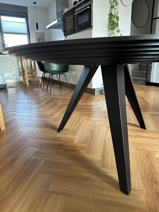 Image 1 of Tavolo da pranzo Osesi Belly 140 cm di Kees Marcelis