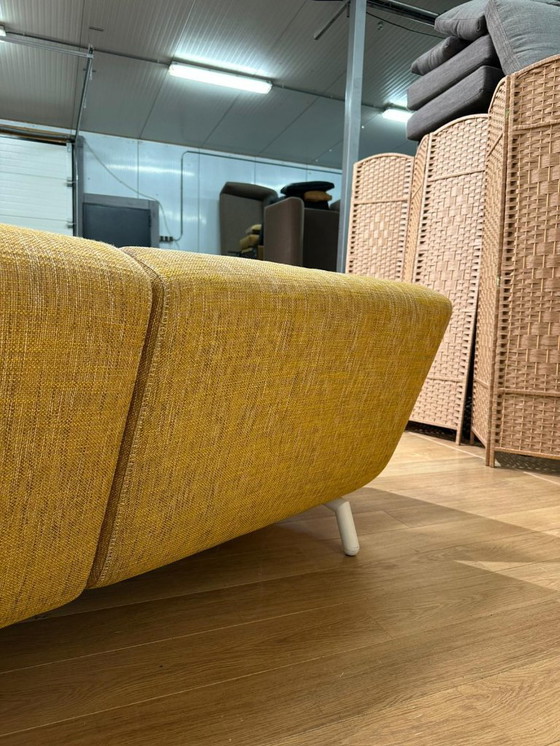 Image 1 of Divano Pode a 3 posti giallo come nuovo con garanzia