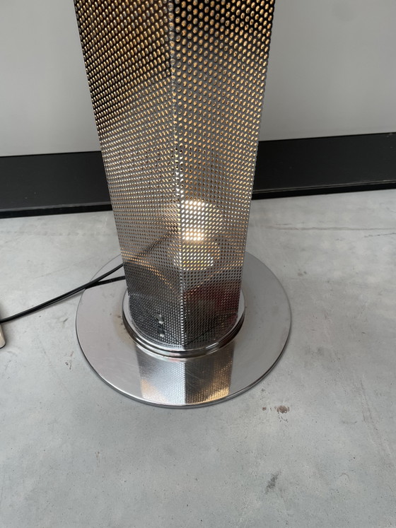 Postmoderne “Wolkenkrabber” Lamp, Italië Jaren 80 – Vloerlampen, Metal, Chrome (photo 4 of 8)