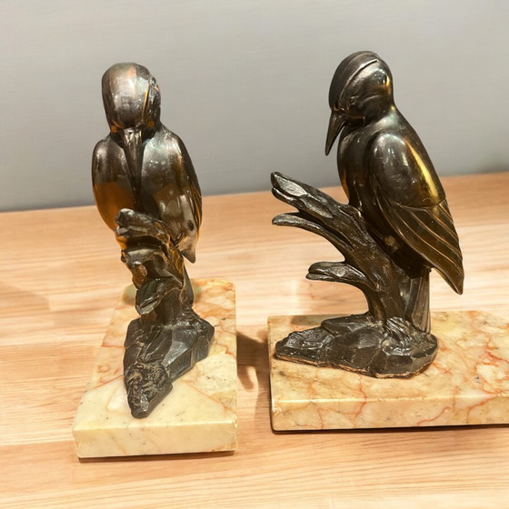 Image 1 of Vintage bookends Two woodpeckers on branch made of patinated pewter on marble top in Art Deco style