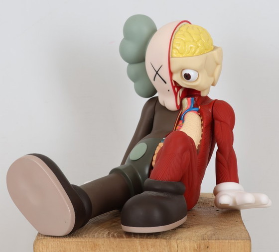 Image 1 of Kaws - Compagnon de repos