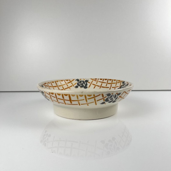 Image 1 of Plato sobre pedestal, loza, Badonviller "Roscoff", 1930