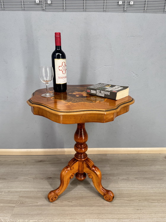 Image 1 of Französischer Beistelltisch aus Holz Weintisch mit Intarsien