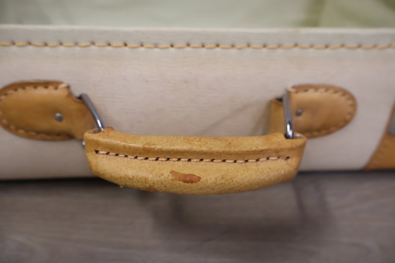 Image 1 of Custodia a mano vintage in pelle bianca e marrone