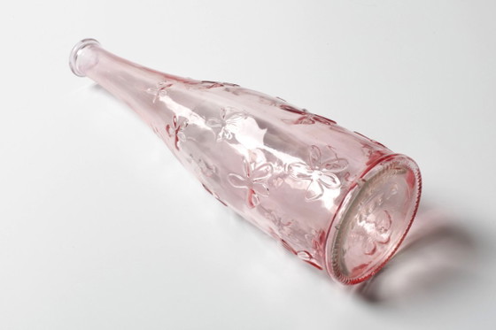 Roze glazen fles met madeliefjes / Vintage Flack Or vaas / Emma Dafnäs / Ikea / jaren 90 – Tafelaccessoires (photo 9 of 9)