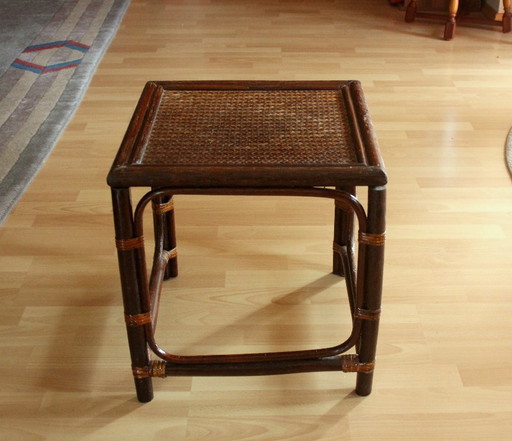 Charmante petite table d'appoint/support à plantes en rotin, bambou et bois, style vintage