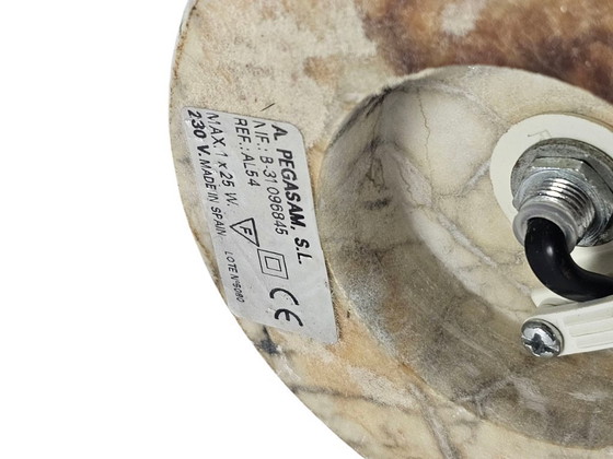 Image 1 of Pegasam - Kelklamp - albast - Spanje  - 3e kwart 20e eeuw