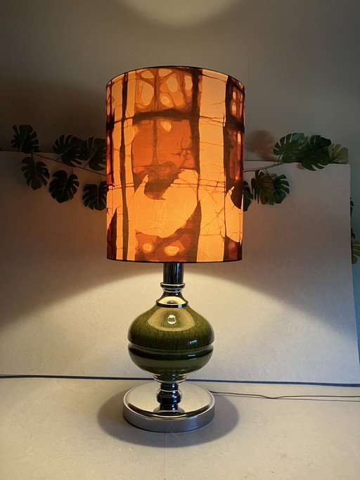 Vintage Table Lamp With Chrome And Ceramic Base.