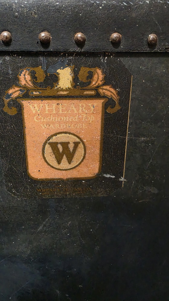 Image 1 of Wheary antiker Reisekoffer Kleiderschrank