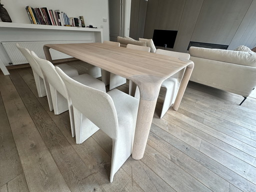 Solid oak design table with 6 Molteni chairs