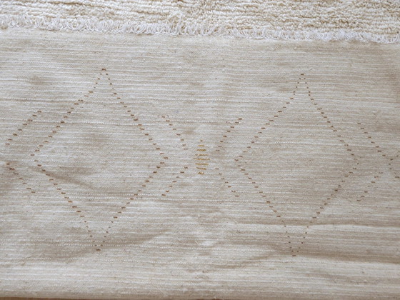 Grand tapis marocain en laine naturelle, dimensions 250x150 cm, fait main. – Wool (photo 9 of 9)