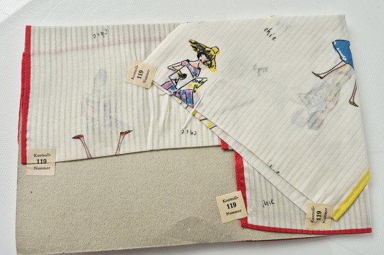 Image 1 of Mouchoirs Maco originaux de 1950 dans leur emballage d'origine