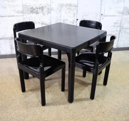 Mesa de comedor de plástico Elco de los años 60 con 4 sillas.