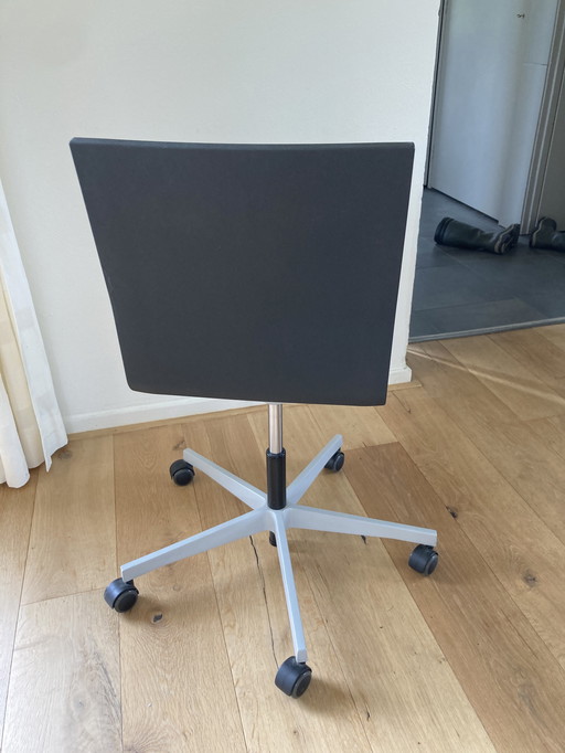 Vitra 04 bureaustoel