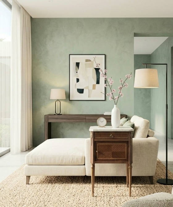 Image 1 of Tavolino laterale in stile Luigi XVI con intarsi, piano in marmo e decorazioni in bronzo dorato.