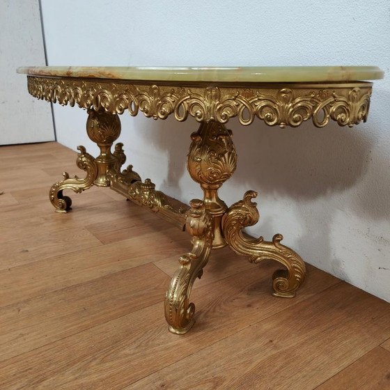 Oval coffee table with marble top and ornate golden base, Metal, Green, Klassiek (photo 3 of 12)