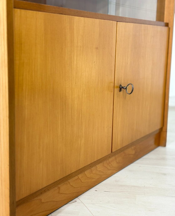 Image 1 of Commode/petite vitrine style années 60 – Bois d'orme