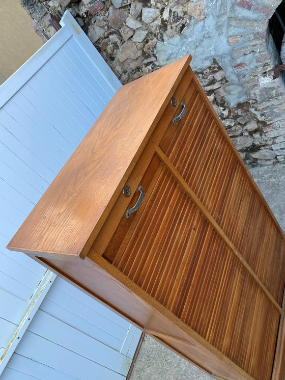 Image 1 of Eikenhouten archiefkast met dubbele kolom en gordijn uit de jaren 50