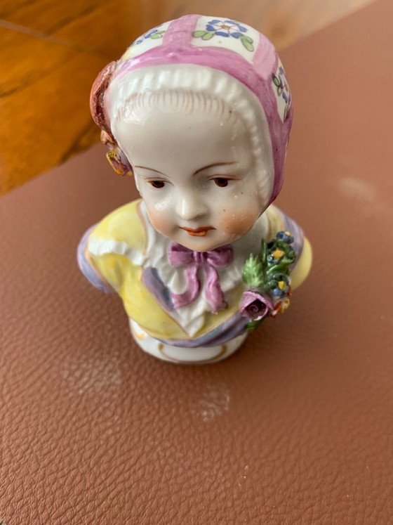 Image 1 of ❗️Tre dame di un tempo in porcellana❗️