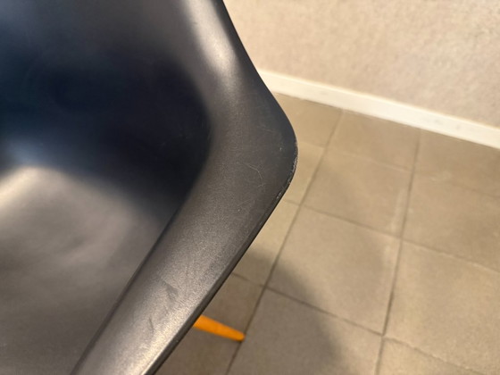Vitra | Eames | DAW | Zwart Kunststof & Houten Onderstel | 2 Stuks – Fauteuils, Metal, Plastic (photo 8 of 12)