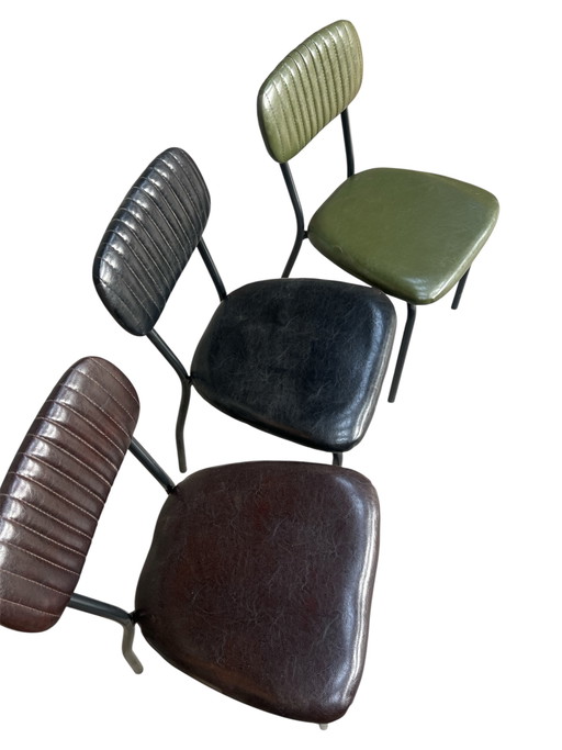 Set van 3 leren en metalen stoelen