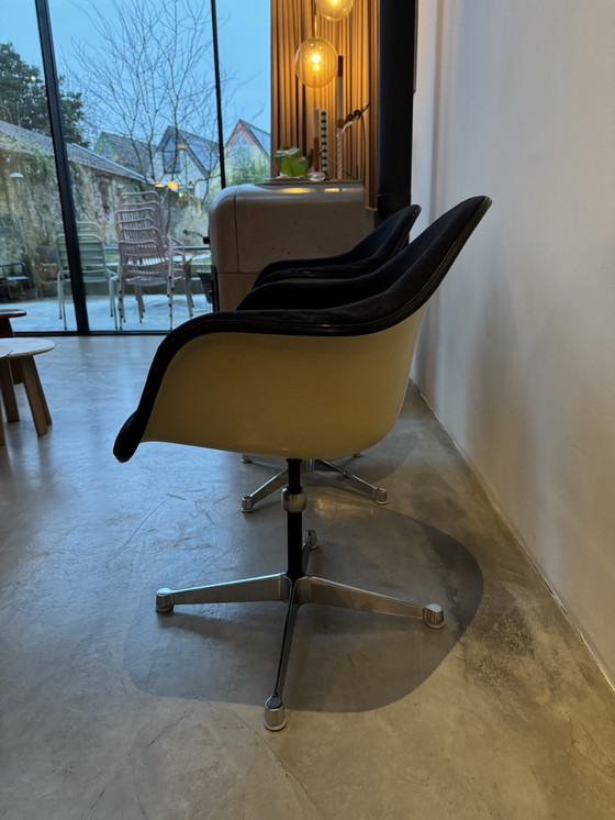 Image 1 of 2 sedie a secchiello Eames Herman Miller