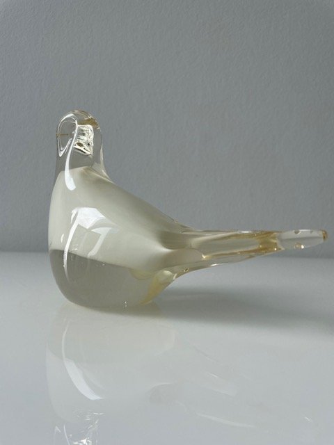 Image 1 of Pájaro con diseño de vidrio: elegante y escultural en vidrio transparente