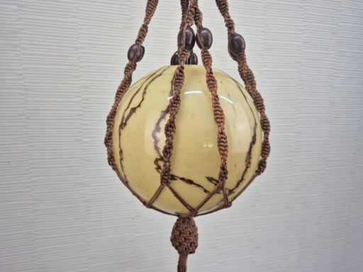 Pendelleuchte von Tamed Lights. Vintage-Makramee-Lampe aus den 1970er Jahren.