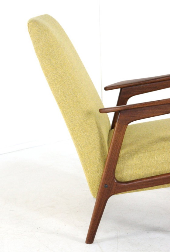 Image 1 of Poltrona vintage 'Hoekschewaard' recentemente rivestita