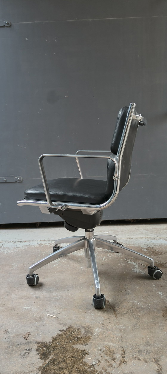 Image 1 of Lucy Italia light softpad in de style van Eames Vitra 