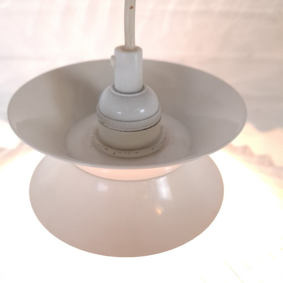 Image 1 of Lampada a sospensione vintage a forma di cappello da strega in acrilico, risalente agli anni '70.