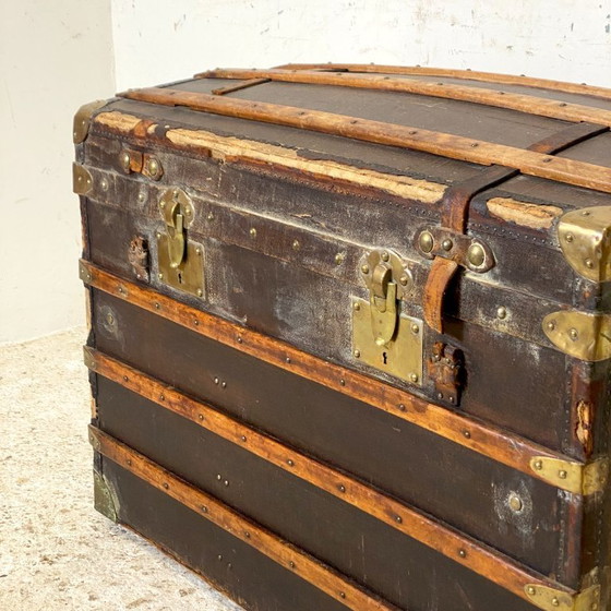 Image 1 of Large vintage 1930s travel trunk