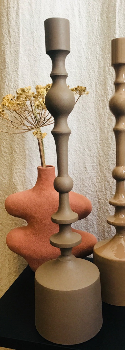 Sheva wave-shaped candleholder