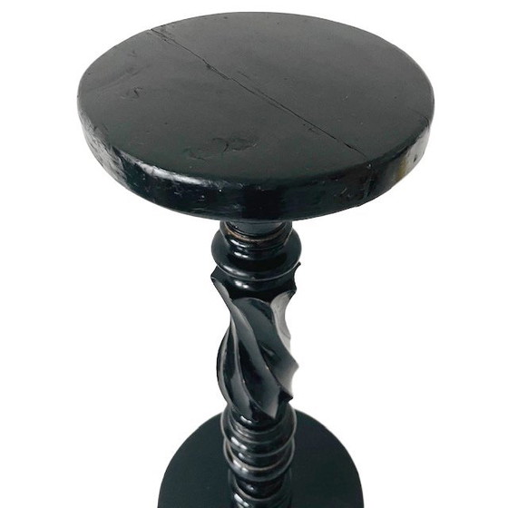 Image 1 of Vintage handgedraaide massief houten plantenzuil zwart pilaar 1940's