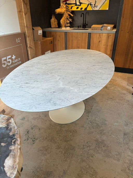 Marble Bianco Carrara table top with leg (Knoll tulip-style)