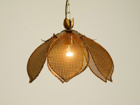 Image 1 of Hermosa y rara lámpara de techo de latón con diseño floral Regency de los años 80