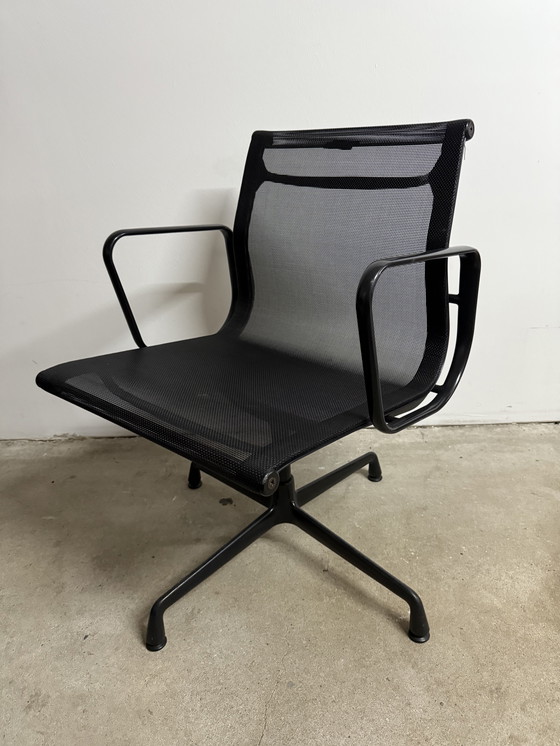 Image 1 of Vitra Eames EA 108 Aluminium Chair Black 1/3 Top & Original