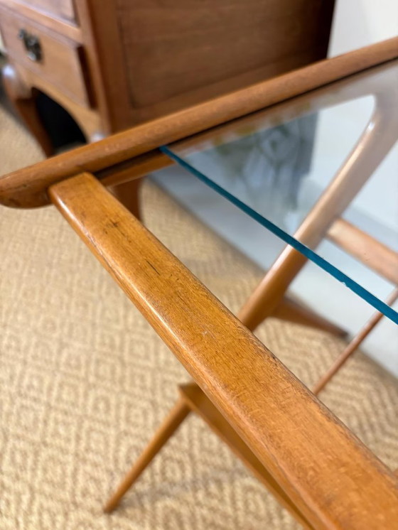 Image 1 of Vintage nachtkastjes franse dienbladen mid century antiek luxe handgemaakte decoratie barocco art deco Italië design Ico Parisi 