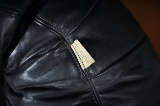 Image 1 of Rara poltrona e pouf Marsala in pelle nera - Michel Ducaroy - Ligne Roset