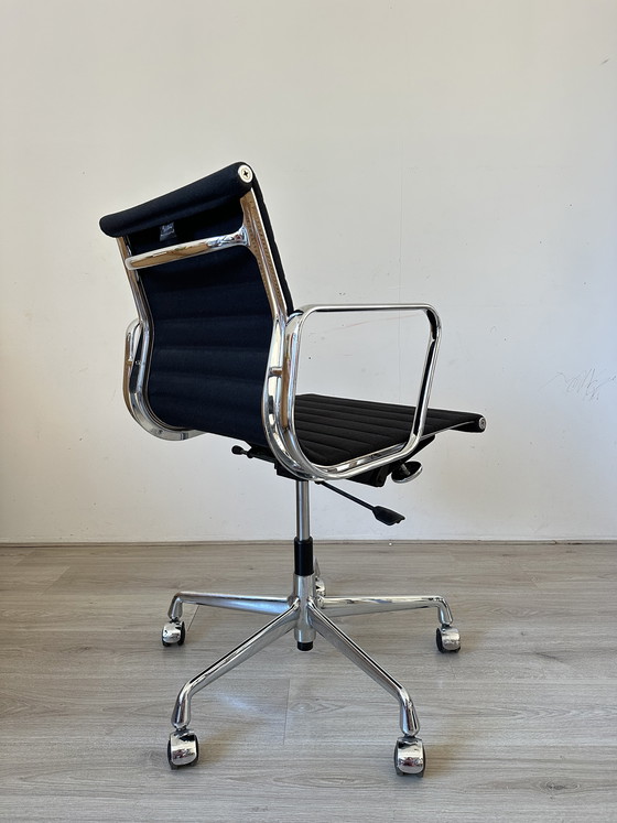 Image 1 of Vitra EA117 design bureaustoel 