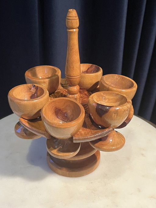 Set di portauova in legno vintage di metà secolo su giostra (7 pezzi)