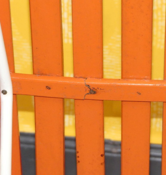 Image 1 of Vintage jaren 60 bankje originele tuinbank oranje tuin veranda café interieur bank metaal hout retro midden eeuw