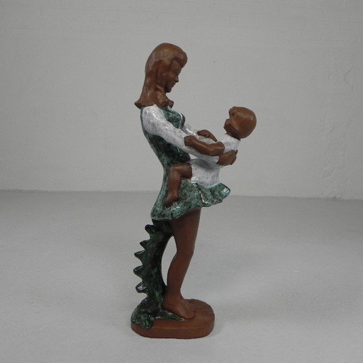 Statue vintage, mère avec enfant, années 1950